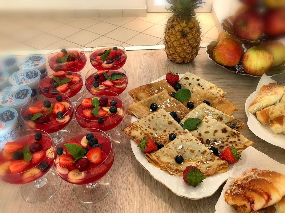 Great Polonia Ustka Bed & Breakfast Luaran gambar